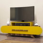 Hanah Home Soporte para TV Nogal y Amarillo